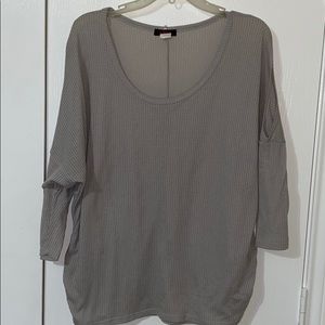 LikeNew super light weight Gray 3/4 sleeve sweater